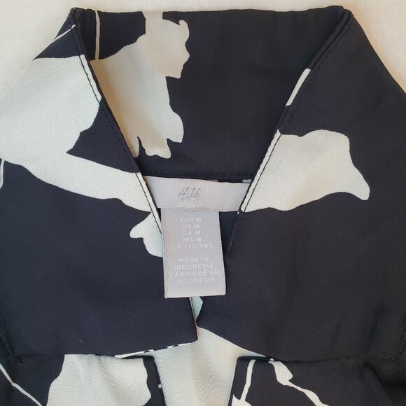 H&M Womens Blouse Size Medium Black Ivory Map Print Relaxed Oversize Boho Top - Picture 9 of 15